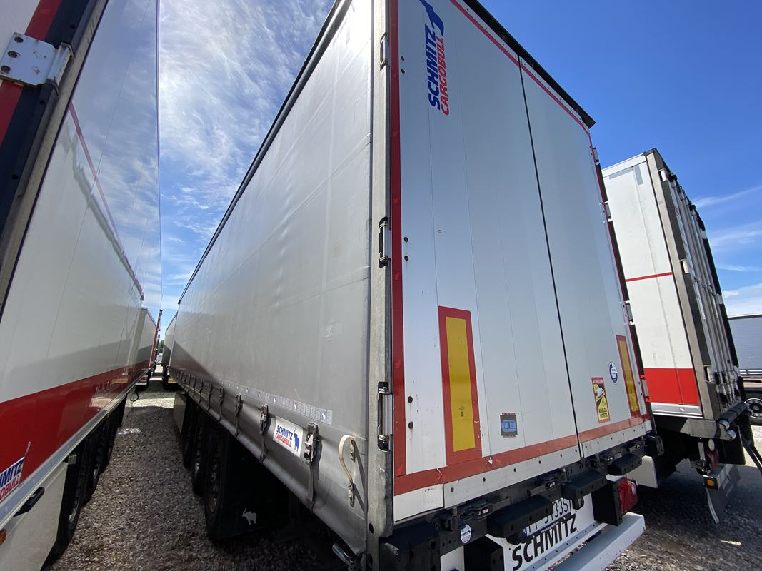 SCHMITZ CARGOBULL SCB S3T FIRANA - Тентованный прицеп: фото 3 SCHMITZ CARGOBULL SCB S3T FIRANA - Тентованный прицеп: фото 3