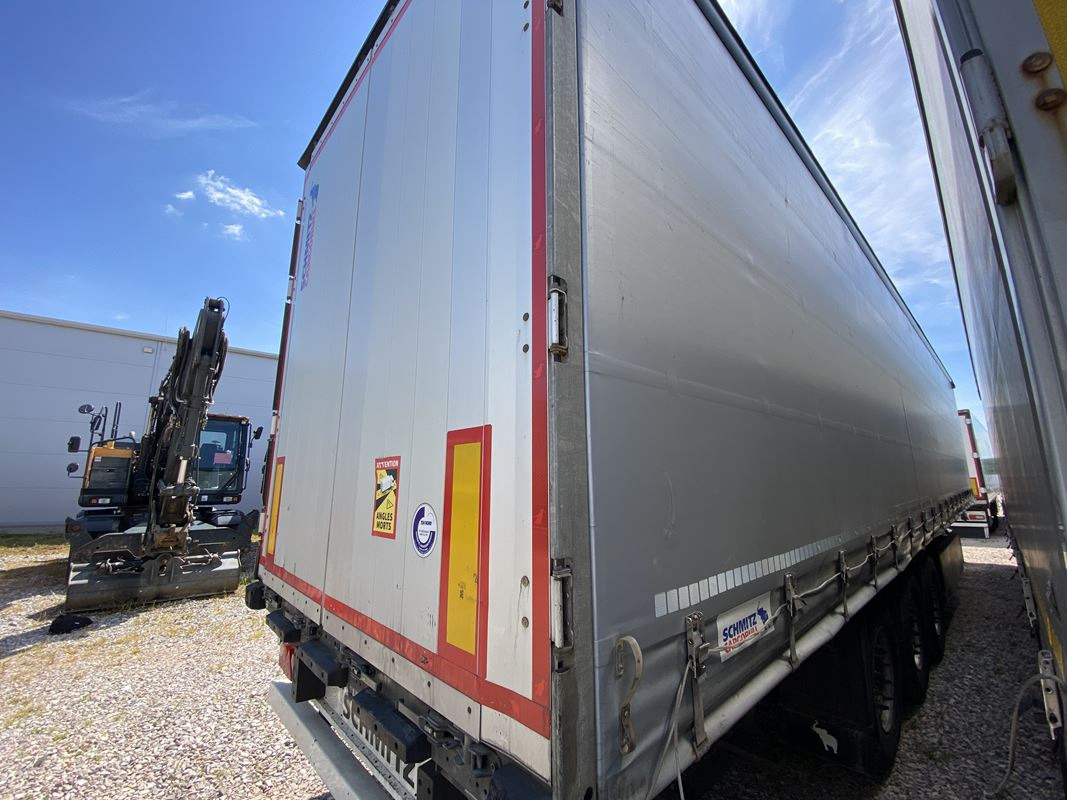SCHMITZ CARGOBULL SCB S3T FIRANA - Тентованный прицеп: фото 3 SCHMITZ CARGOBULL SCB S3T FIRANA - Тентованный прицеп: фото 3