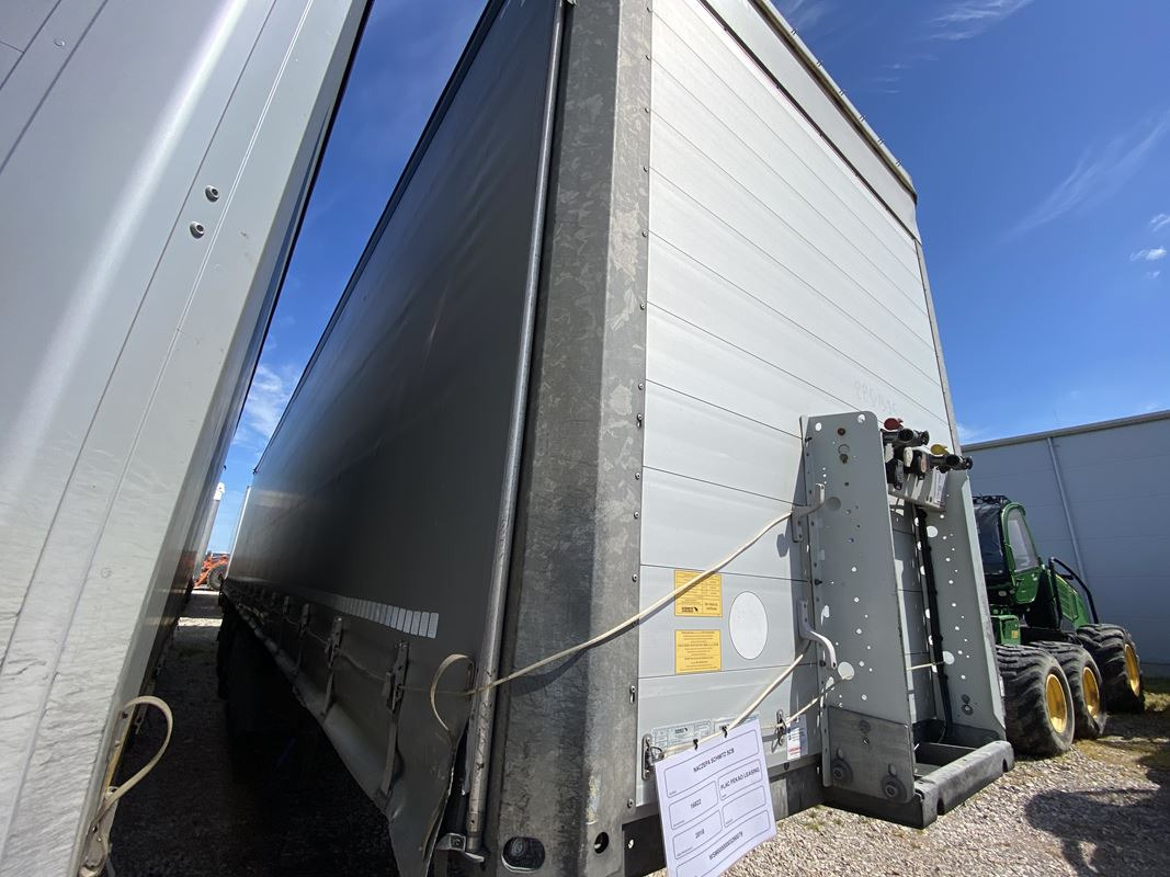 SCHMITZ CARGOBULL SCB S3T FIRANA - Тентованный прицеп: фото 4 SCHMITZ CARGOBULL SCB S3T FIRANA - Тентованный прицеп: фото 4