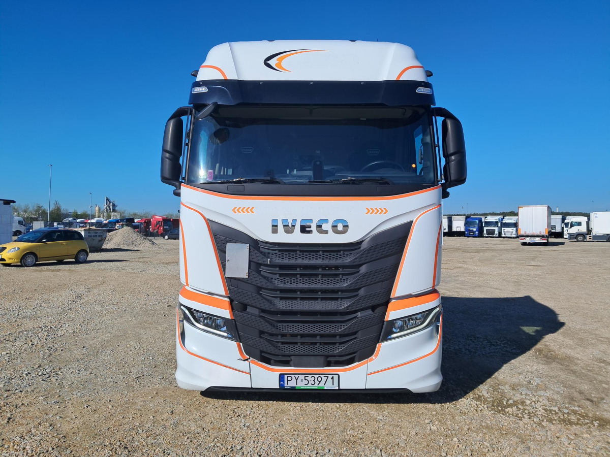 IVECO AS440ST/FP LT LNG CIĄGNIK SIODŁOWY - Тягач: фото 2 IVECO AS440ST/FP LT LNG CIĄGNIK SIODŁOWY - Тягач: фото 2