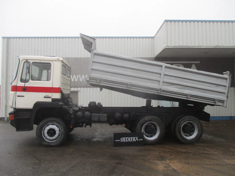 MAN 26 322 ZF Manual , 6x4 , 3 way tipper , Spring suspension - Самосвал: фото 2 MAN 26 322 ZF Manual , 6x4 , 3 way tipper , Spring suspension - Самосвал: фото 2
