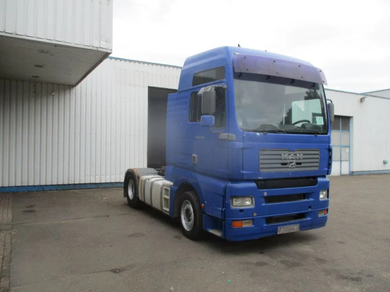 MAN TGA , FOR PARTS ONLY , NO ENGINE AND GEARBOX - Тягач: фото 4 MAN TGA , FOR PARTS ONLY , NO ENGINE AND GEARBOX - Тягач: фото 4