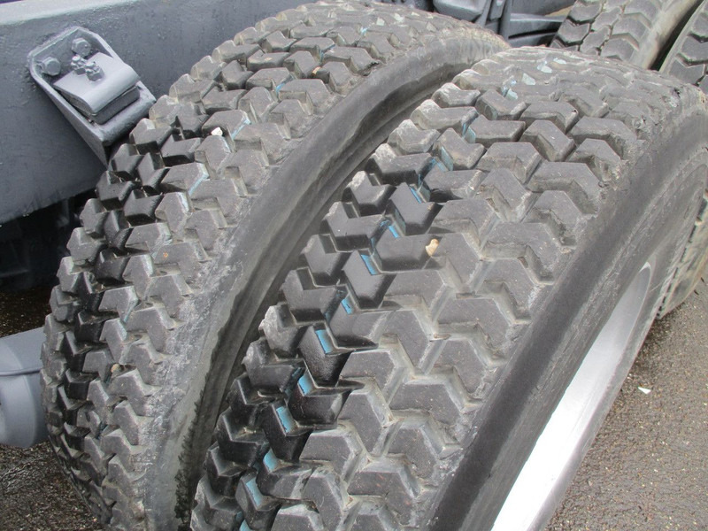 Грузовик-шасси Volvo F7 , 6x4 , Manual , Euro 1 , Telma Retarder , Spring suspension: фото 12