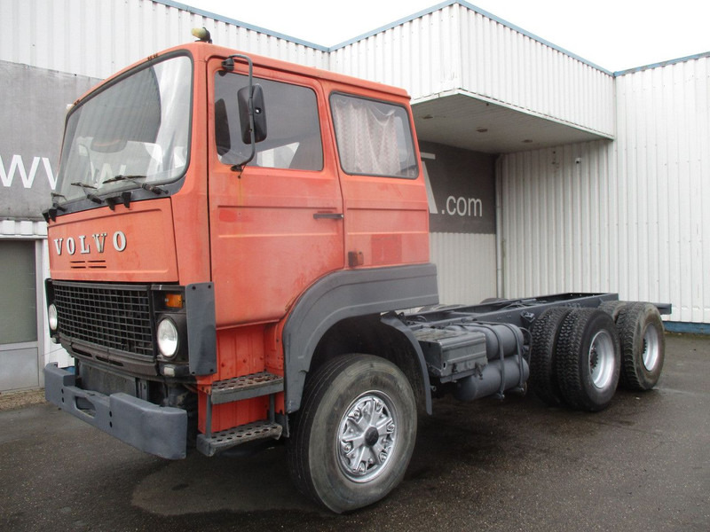 Volvo F7 , 6x4 , Manual , Euro 1 , Telma Retarder , Spring suspension - Грузовик-шасси: фото 1 Volvo F7 , 6x4 , Manual , Euro 1 , Telma Retarder , Spring suspension - Грузовик-шасси: фото 1