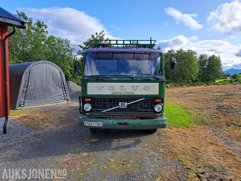 1981 Volvo F 616 veteranlastebil med Bakovertipp alukarmer og luftstyrt spredelem - Самосвал: фото 3 1981 Volvo F 616 veteranlastebil med Bakovertipp alukarmer og luftstyrt spredelem - Самосвал: фото 3