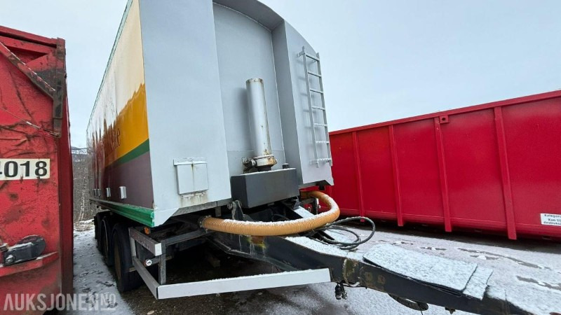 1996 ATKA RSP 24 trippelkjerre med Hillevåg tipp bulktank 6 kammers - Прицеп-цистерна: фото 2 1996 ATKA RSP 24 trippelkjerre med Hillevåg tipp bulktank 6 kammers - Прицеп-цистерна: фото 2