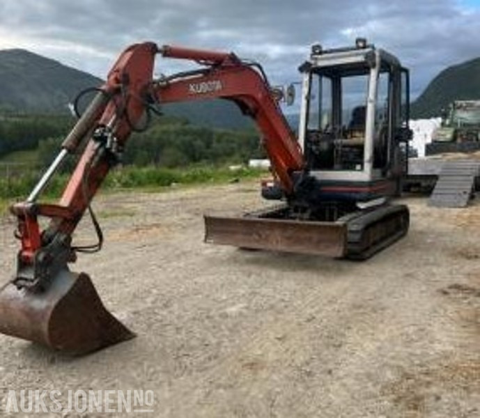 Экскаватор 1997 Kubota KX 121-2 gravemaskin med 2 skuffer og klype: фото 1