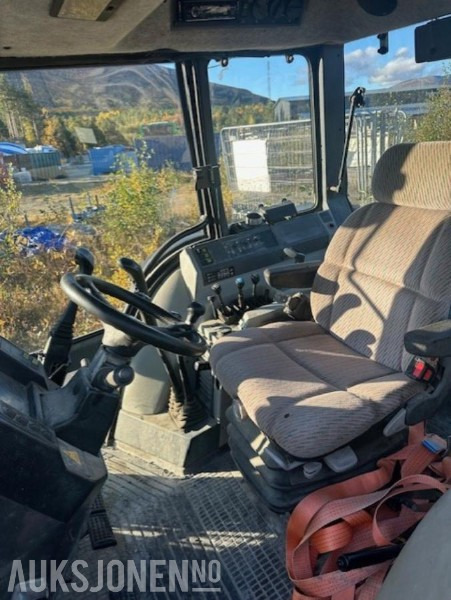 1998 Valtra 8150 traktor til salgs! - Трактор: фото 4 1998 Valtra 8150 traktor til salgs! - Трактор: фото 4