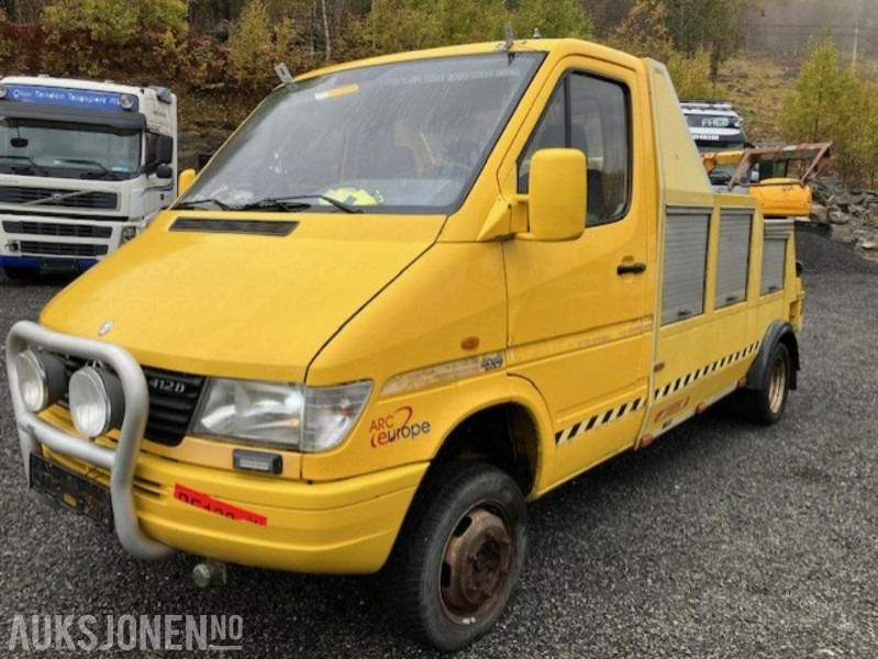 1999 Mercedes-Benz Sprinter 412 4x4 Redningsbil med briller og vinsj - Пожарная машина: фото 3 1999 Mercedes-Benz Sprinter 412 4x4 Redningsbil med briller og vinsj - Пожарная машина: фото 3