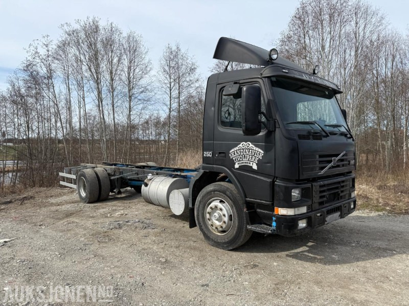 1999 Volvo FM7 CHASSIS. - Грузовик-шасси: фото 2 1999 Volvo FM7 CHASSIS. - Грузовик-шасси: фото 2
