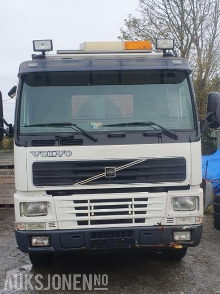 2000 Volvo FM-12 MED KASSE OG MASKINFLAK - Крюковой мультилифт: фото 2 2000 Volvo FM-12 MED KASSE OG MASKINFLAK - Крюковой мультилифт: фото 2