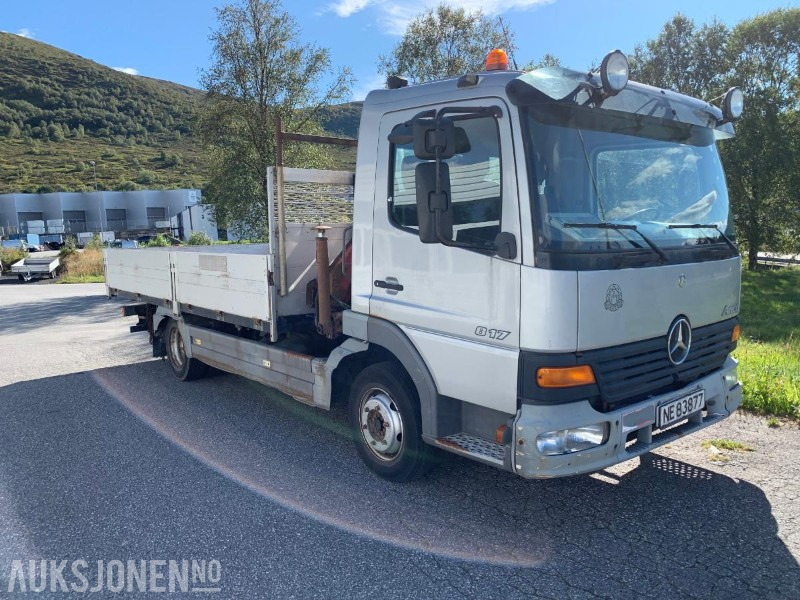 2001 Mercedes-Benz 817L/36AT - 7500 kg - Liten lastebil med kran - Грузовик бортовой/ Платформа: фото 2 2001 Mercedes-Benz 817L/36AT - 7500 kg - Liten lastebil med kran - Грузовик бортовой/ Платформа: фото 2