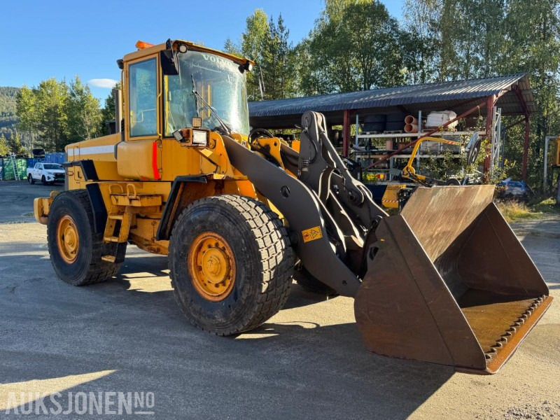 2001 Volvo L90 D hjullaster med skuffe - Колёсный погрузчик: фото 3 2001 Volvo L90 D hjullaster med skuffe - Колёсный погрузчик: фото 3
