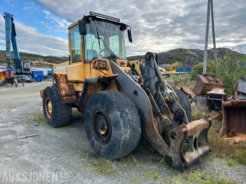 2002 Volvo L90D hjullaster – 17 tonn // Helgummihjul // Sentralsmøring - Колёсный погрузчик: фото 2 2002 Volvo L90D hjullaster – 17 tonn // Helgummihjul // Sentralsmøring - Колёсный погрузчик: фото 2