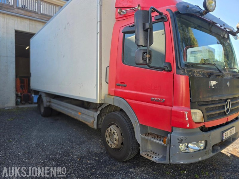 2005 Mercedes-Benz 1523L Atego, Reparasjonsobjekt - Грузовик с закрытым кузовом: фото 4 2005 Mercedes-Benz 1523L Atego, Reparasjonsobjekt - Грузовик с закрытым кузовом: фото 4