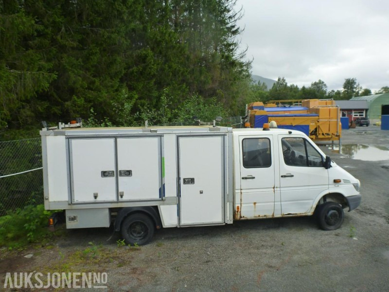 2005 Mercedes-Benz Sprinter 416 CDI Doka 4*4 - Грузовик с закрытым кузовом: фото 4 2005 Mercedes-Benz Sprinter 416 CDI Doka 4*4 - Грузовик с закрытым кузовом: фото 4