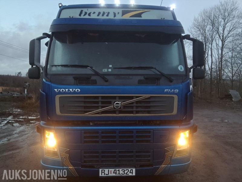 2005 Volvo FM9 - Грузовик с закрытым кузовом: фото 2 2005 Volvo FM9 - Грузовик с закрытым кузовом: фото 2