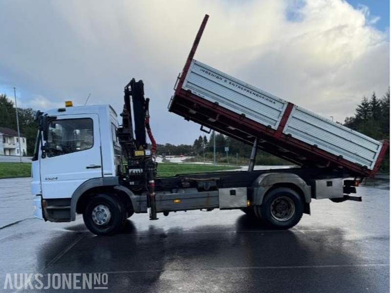 2006 Mercedes-Benz 1524 ATEGO II TYPE 1 med kran og treveis tipp eu ok til 05.2026 - Самосвал: фото 5 2006 Mercedes-Benz 1524 ATEGO II TYPE 1 med kran og treveis tipp eu ok til 05.2026 - Самосвал: фото 5