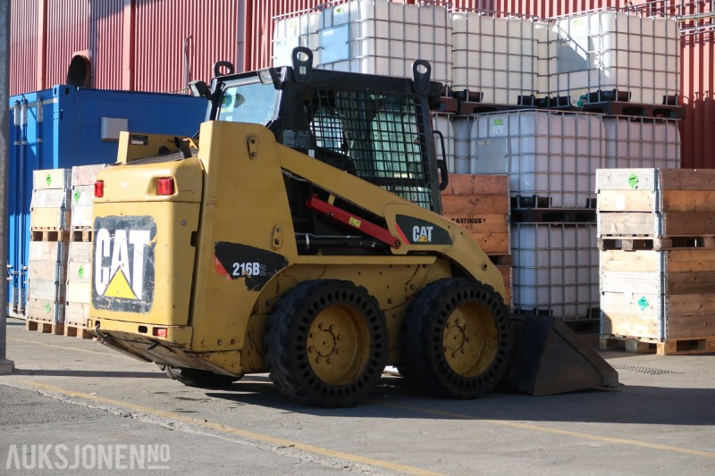 2007 Cat 216B2 Kompaktlaster / Sertifisert / Skuffe - Мини-погрузчик с бортовым поворотом: фото 3 2007 Cat 216B2 Kompaktlaster / Sertifisert / Skuffe - Мини-погрузчик с бортовым поворотом: фото 3