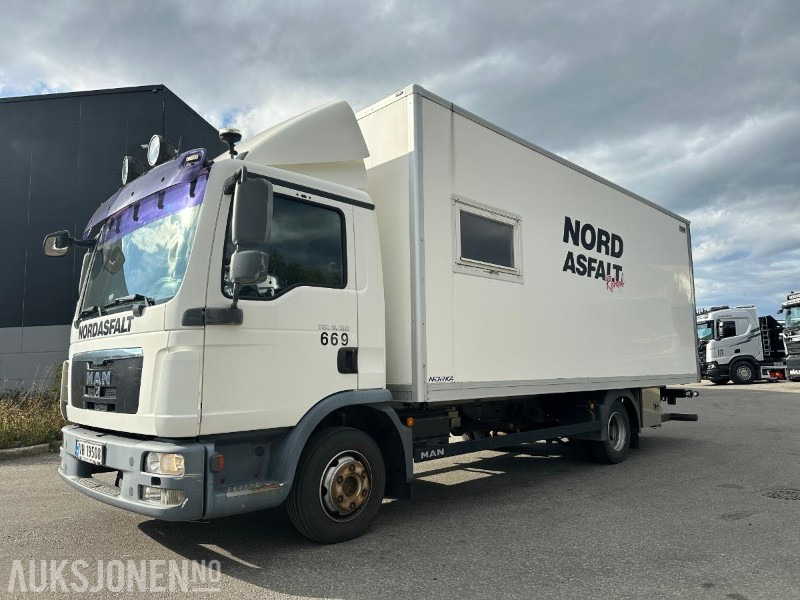 2010 MAN TGL8.1804X2BL SKAPBIL - 206034 KM. - Грузовик с закрытым кузовом: фото 1 2010 MAN TGL8.1804X2BL SKAPBIL - 206034 KM. - Грузовик с закрытым кузовом: фото 1