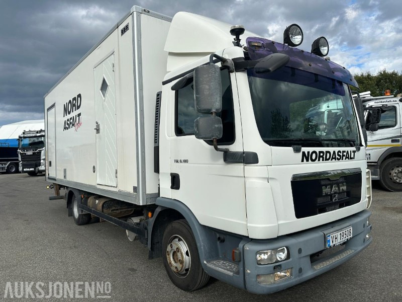 2010 MAN TGL8.1804X2BL SKAPBIL - 206034 KM. - Грузовик с закрытым кузовом: фото 3 2010 MAN TGL8.1804X2BL SKAPBIL - 206034 KM. - Грузовик с закрытым кузовом: фото 3