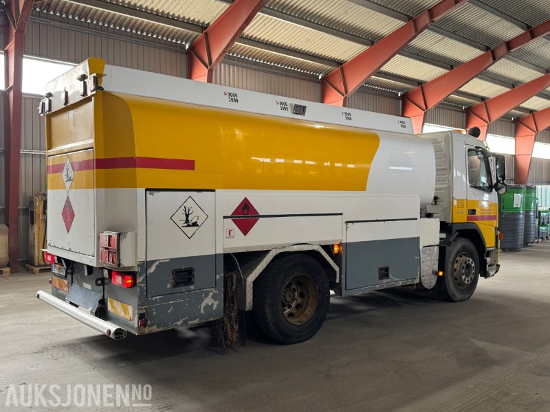2010 Volvo FM 370 tankbil med 12000 liters tank - Грузовик-цистерна: фото 5 2010 Volvo FM 370 tankbil med 12000 liters tank - Грузовик-цистерна: фото 5