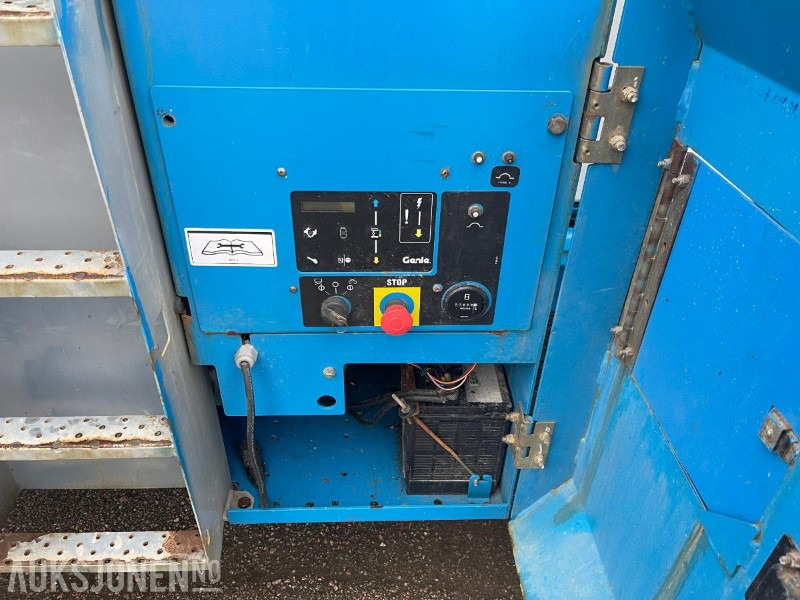 Подъёмник 2011 Genie GS 4390 Sakselift, 1698 timer: фото 7