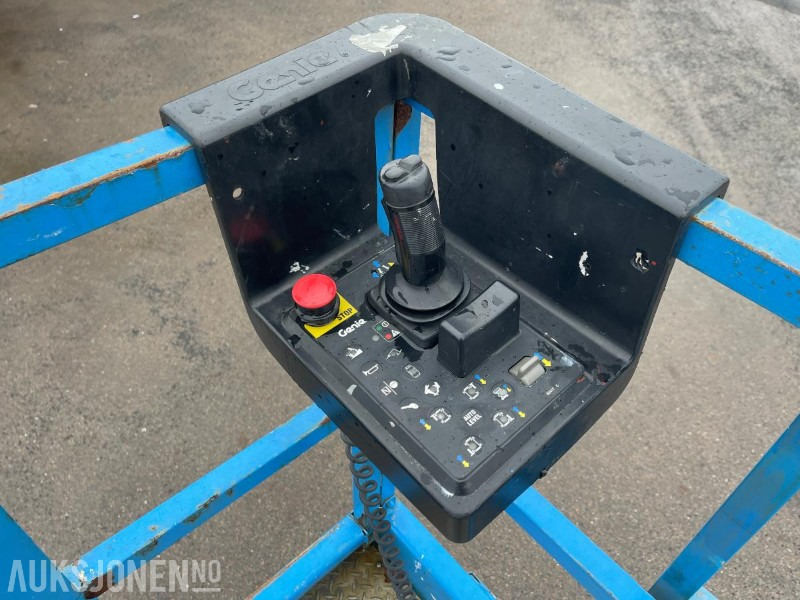 Подъёмник 2011 Genie GS 4390 Sakselift, 1698 timer: фото 20