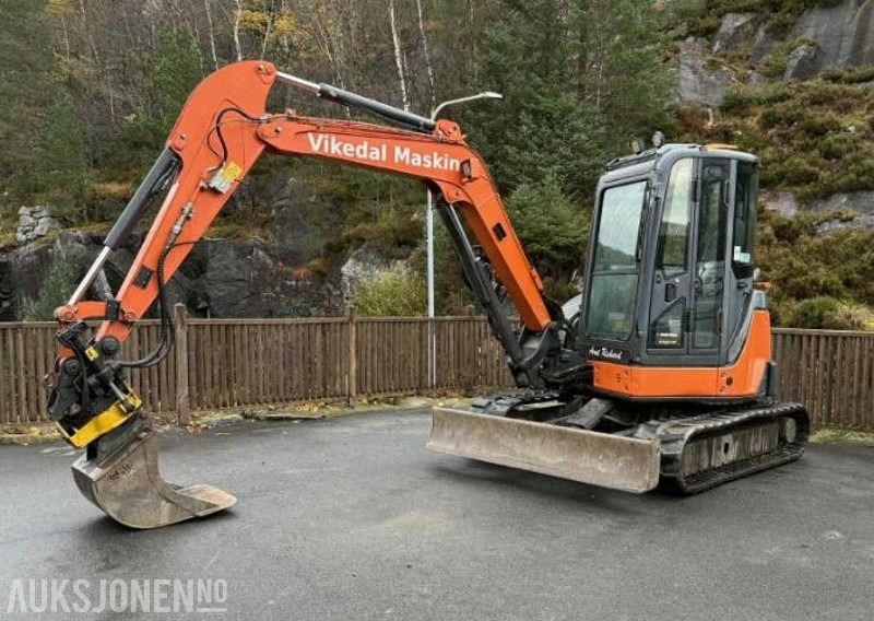 2011 HITACHI 52U. 3700T. ENGCON TILTROTATOR. S40. SERVICE 3600T - Экскаватор: фото 1 2011 HITACHI 52U. 3700T. ENGCON TILTROTATOR. S40. SERVICE 3600T - Экскаватор: фото 1