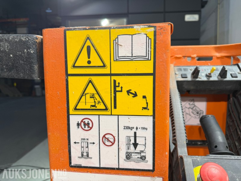 Подъёмник 2011 JLG 1230ES Elektrisk mastelift med 5,6 m arbeidshøyde: фото 13 Подъёмник 2011 JLG 1230ES Elektrisk mastelift med 5,6 m arbeidshøyde: фото 13