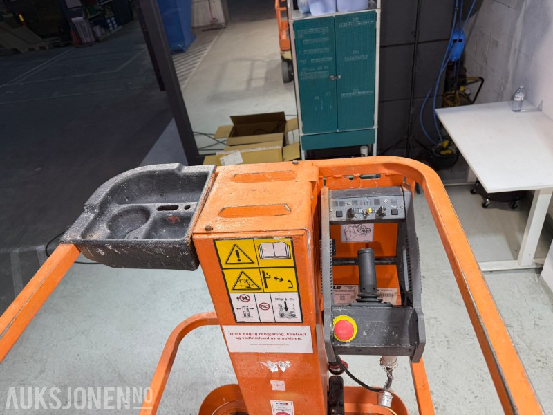 Подъёмник 2011 JLG 1230ES Elektrisk mastelift med 5,6 m arbeidshøyde: фото 12 Подъёмник 2011 JLG 1230ES Elektrisk mastelift med 5,6 m arbeidshøyde: фото 12