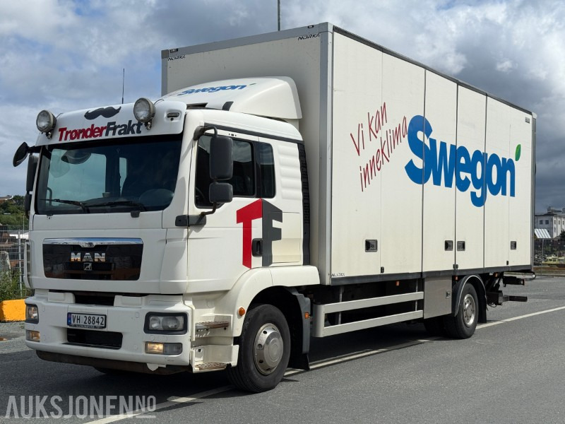 2011 MAN TGM 15.290 4X2 skapbil - Full sideåpning - Zepro bakløft - Грузовик с закрытым кузовом: фото 1 2011 MAN TGM 15.290 4X2 skapbil - Full sideåpning - Zepro bakløft - Грузовик с закрытым кузовом: фото 1