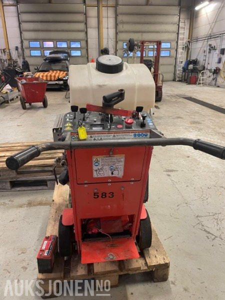 2012 Husqvarna FS524 selvgående gulvsag - Строительное оборудование: фото 4 2012 Husqvarna FS524 selvgående gulvsag - Строительное оборудование: фото 4