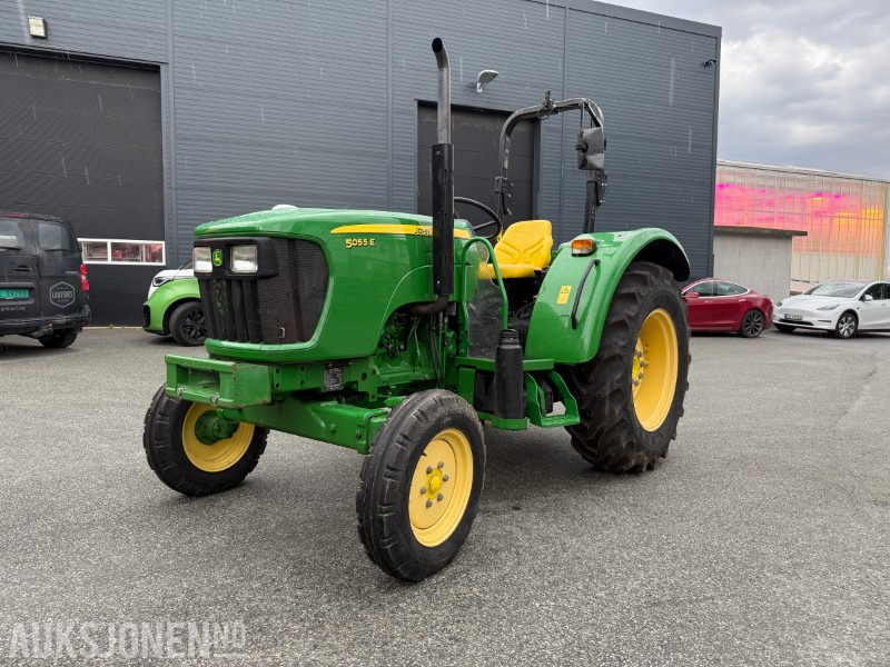 2013 John Deere 5055E 40 km - Трактор: фото 1 2013 John Deere 5055E 40 km - Трактор: фото 1