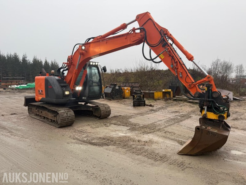 2014 Hitachi Zaxis 135us BELTEGRAVER ENGCON TILTROTATOR SERVICEHISTORIKK SENTRALSMØRING 2 SKUFFER - Экскаватор: фото 2 2014 Hitachi Zaxis 135us BELTEGRAVER ENGCON TILTROTATOR SERVICEHISTORIKK SENTRALSMØRING 2 SKUFFER - Экскаватор: фото 2
