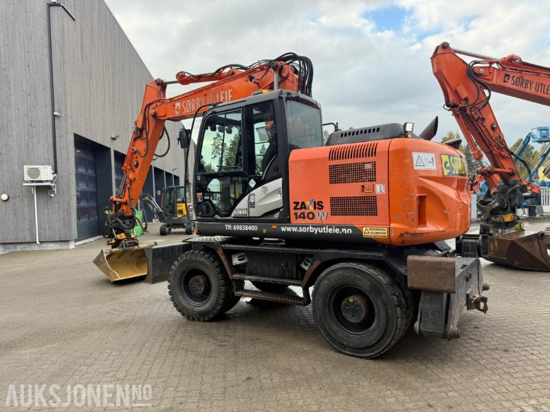 2014 Hitachi Zaxis 140W HJULGRAVER ENGCON TILTROTATOR SERVICEHISTORIKK SENTRALSMØRING. - Экскаватор: фото 4 2014 Hitachi Zaxis 140W HJULGRAVER ENGCON TILTROTATOR SERVICEHISTORIKK SENTRALSMØRING. - Экскаватор: фото 4