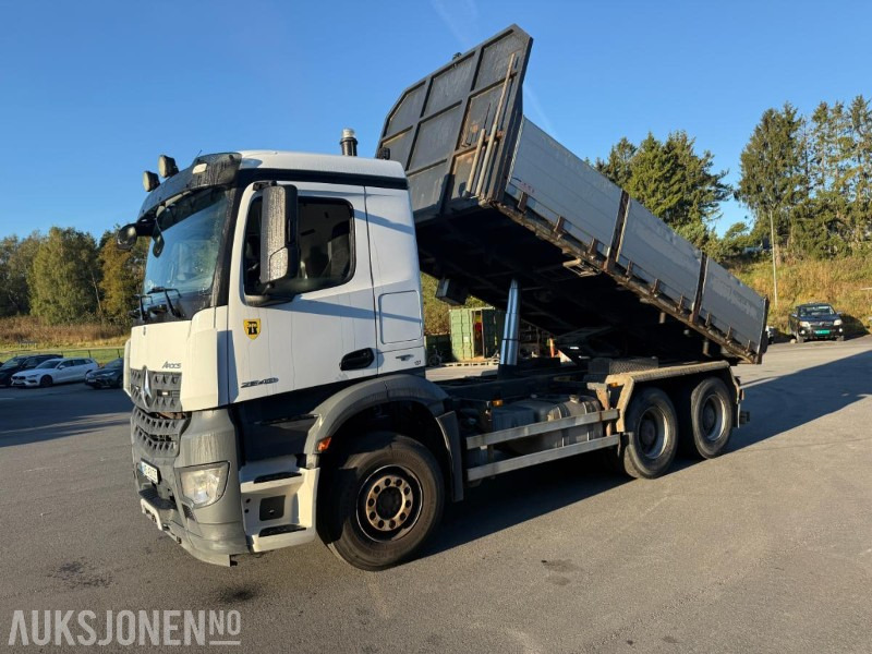 2015 Mercedes-Benz AROCS 6X4 TIPPBIL SERVICEHISTORIKK TANDEM 2 SETT DEKK. - Самосвал: фото 3 2015 Mercedes-Benz AROCS 6X4 TIPPBIL SERVICEHISTORIKK TANDEM 2 SETT DEKK. - Самосвал: фото 3