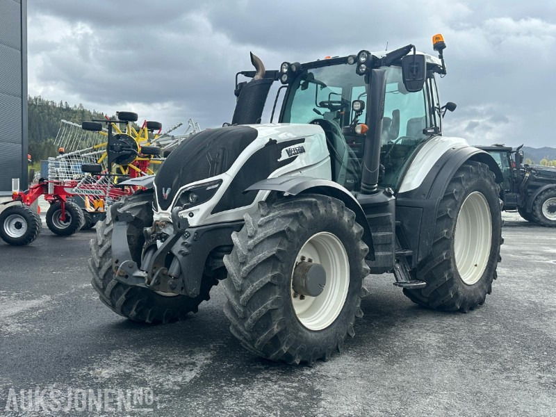 2015 Valtra T214D Versu Direct - Front Hydr. - EU OK 2027 - 50 km/t - Трактор: фото 1 2015 Valtra T214D Versu Direct - Front Hydr. - EU OK 2027 - 50 km/t - Трактор: фото 1