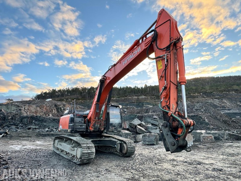 2016 Hitachi ZX300LC-6 - 31.600 kg - OilQuick - Webasto - Bunkringspumpe - Hammerhydraulikk / tilleggshydraulikk - Sertifiseres før salg - Экскаватор: фото 3 2016 Hitachi ZX300LC-6 - 31.600 kg - OilQuick - Webasto - Bunkringspumpe - Hammerhydraulikk / tilleggshydraulikk - Sertifiseres før salg - Экскаватор: фото 3
