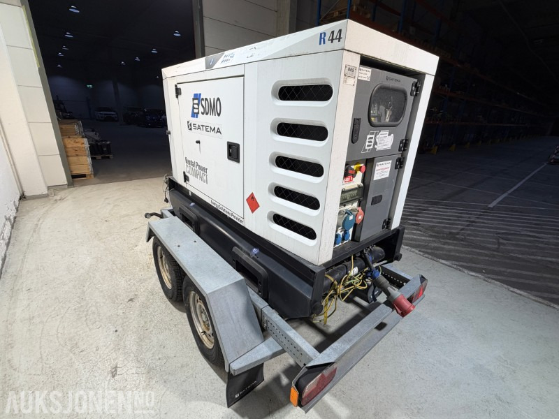 2017 SATEMA SDMO R44C3 40kVA 400V tilhengermontert strømaggregat - Строительное оборудование: фото 2 2017 SATEMA SDMO R44C3 40kVA 400V tilhengermontert strømaggregat - Строительное оборудование: фото 2