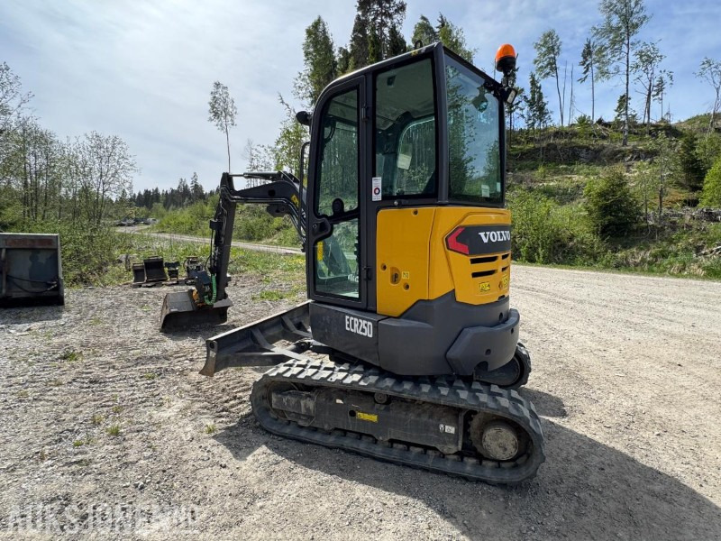 Мини-экскаватор 2017 Volvo ECR25D m/Engcon tiltrotator, SE-klype, 3 skuffer, vibroplate, 891 timer, Minigraver: фото 7