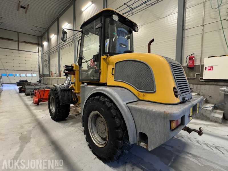 Колёсный погрузчик 2019 Everun ER 25 Hjullaster med klappvingeskuffe - Sandstrøer - Tannskuffe - Pallegafler - Kosteaggregat: фото 6