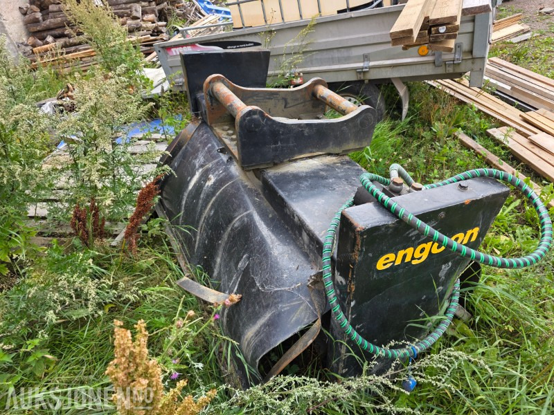 Engcon SR1300B Feiebørste - S60 feste - 35 stk feiebørster - Строительное оборудование: фото 2 Engcon SR1300B Feiebørste - S60 feste - 35 stk feiebørster - Строительное оборудование: фото 2