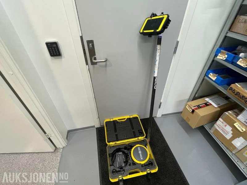 GEOMAX ZENITH40 GNSS SMART ANTENNE MED PANASONIC FELT-PC - Строительное оборудование: фото 3 GEOMAX ZENITH40 GNSS SMART ANTENNE MED PANASONIC FELT-PC - Строительное оборудование: фото 3