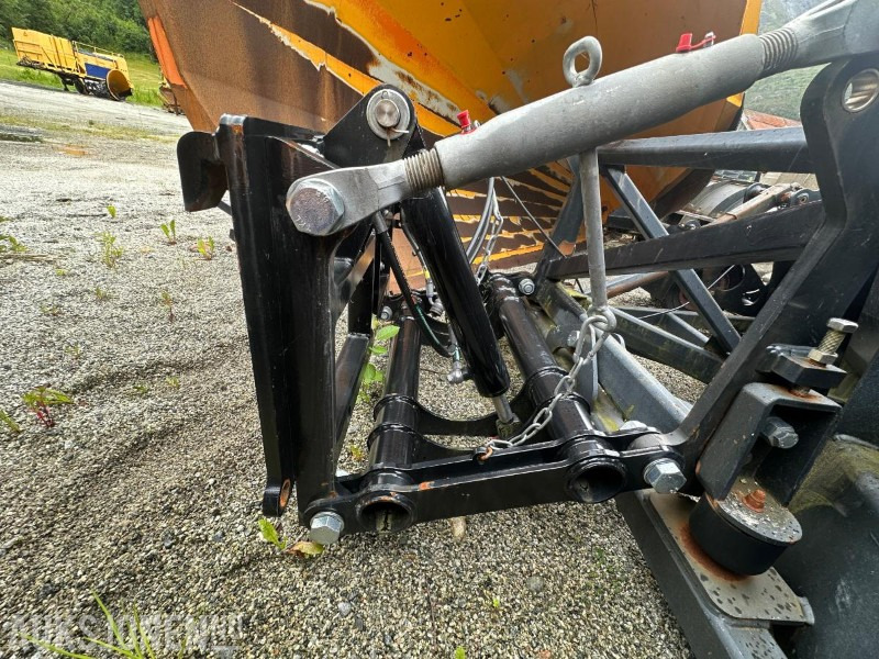 2014 Øveråsen Diagonalplog DH-285 D med paralellogram og hydraulisk lløft - Грузовик: фото 4 2014 Øveråsen Diagonalplog DH-285 D med paralellogram og hydraulisk lløft - Грузовик: фото 4