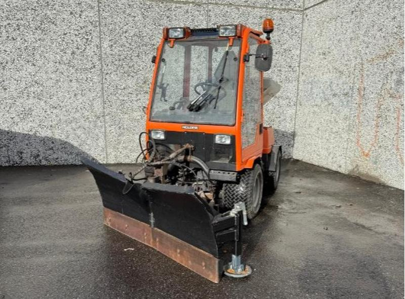 2002 Holder C240 Traktorregistrert redskapsbærer med 4x4 brøyteskjær og strøer - Коммунальная/ Специальная техника: фото 1 2002 Holder C240 Traktorregistrert redskapsbærer med 4x4 brøyteskjær og strøer - Коммунальная/ Специальная техника: фото 1