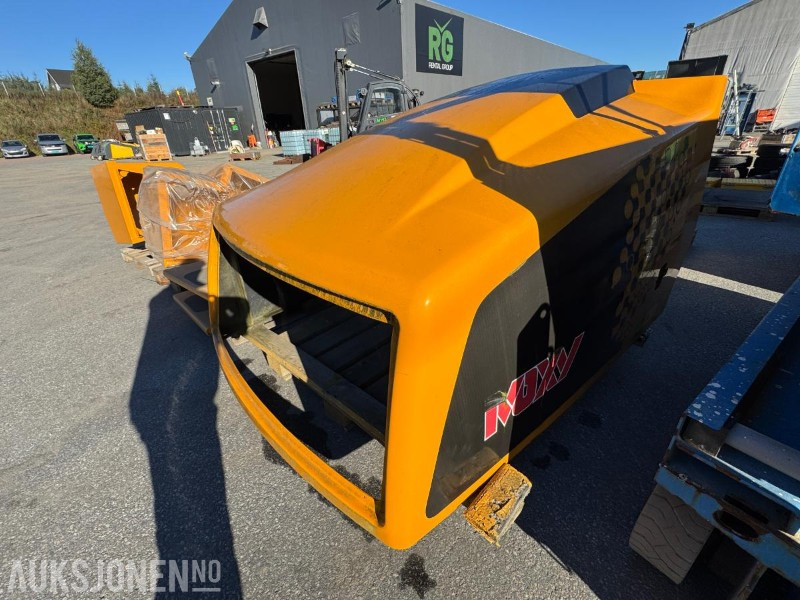 Moxy MT41 panser og side kasser med lokk. - Строительное оборудование: фото 2 Moxy MT41 panser og side kasser med lokk. - Строительное оборудование: фото 2