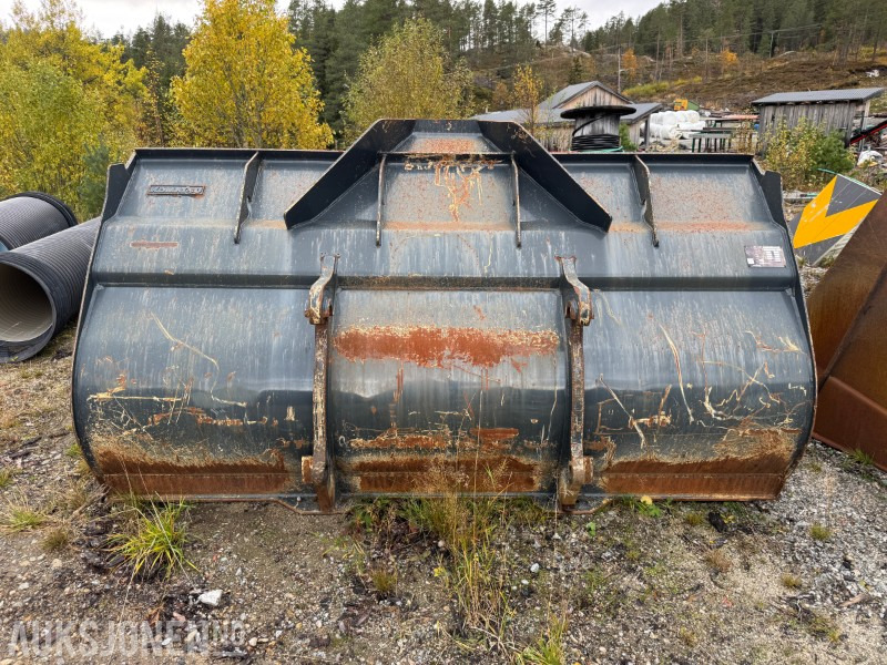 1985 Komatsu Hjullasterskuffe - Навесное оборудование для Строительной техники: фото 4 1985 Komatsu Hjullasterskuffe - Навесное оборудование для Строительной техники: фото 4