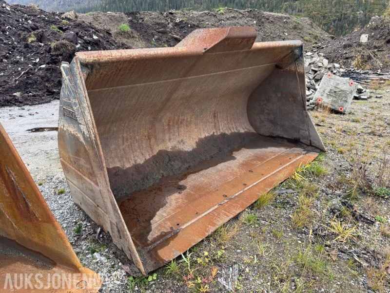 1985 Komatsu Hjullasterskuffe - Навесное оборудование для Строительной техники: фото 1 1985 Komatsu Hjullasterskuffe - Навесное оборудование для Строительной техники: фото 1