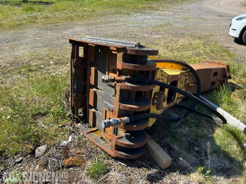 2004 Atlas Copco HB3000 pigghammer - Навесное оборудование для Строительной техники: фото 3 2004 Atlas Copco HB3000 pigghammer - Навесное оборудование для Строительной техники: фото 3